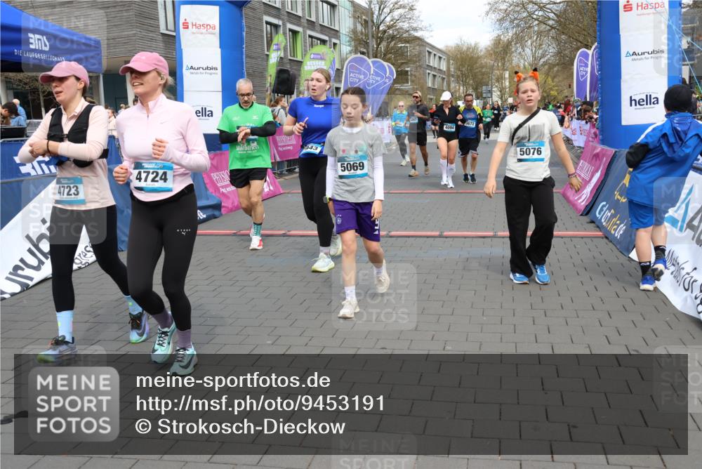 12.04.2026 - 45. Internationalen Wilhelmsburger Insellauf Strokosch-Dieckow http://msf.ph/oto/9453191 12.04.2026 13:07:40 Ziel 5069, 5076, 4723, 4724, 2943, 4722, 5202, 4094, 3672, 5497, 5499, 5461 meine-sportfotos.de