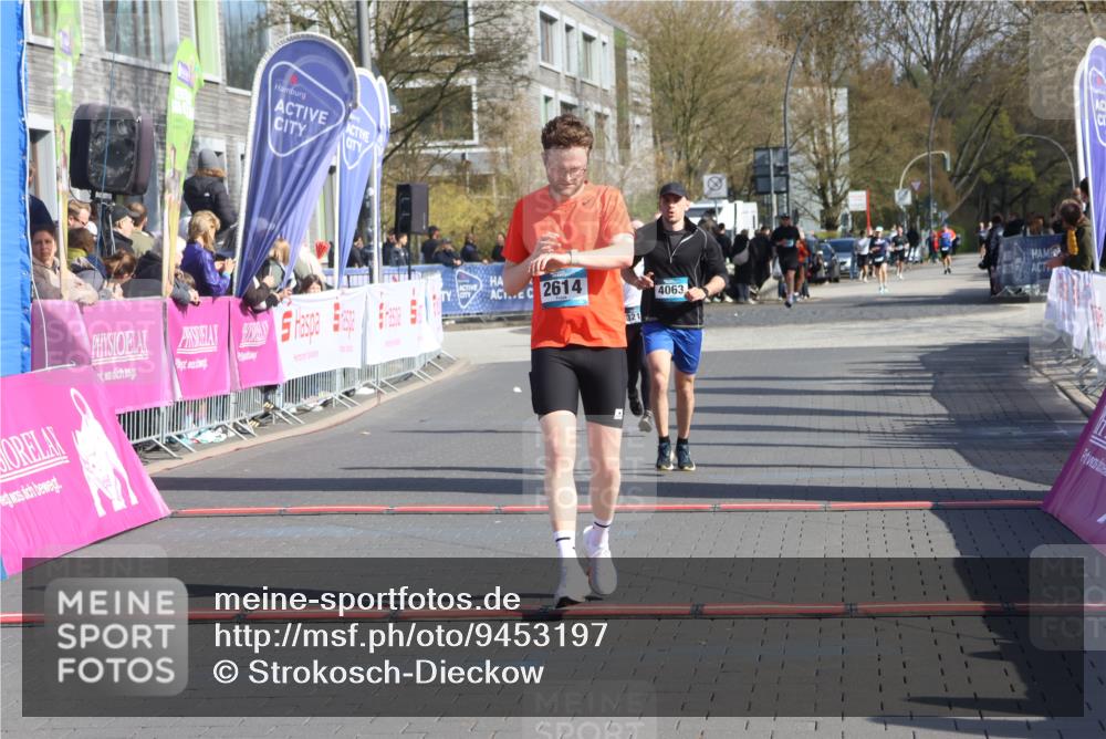 12.04.2026 - 45. Internationalen Wilhelmsburger Insellauf Strokosch-Dieckow http://msf.ph/oto/9453197 12.04.2026 10:38:47 Ziel 2614, 4063, 3214 meine-sportfotos.de