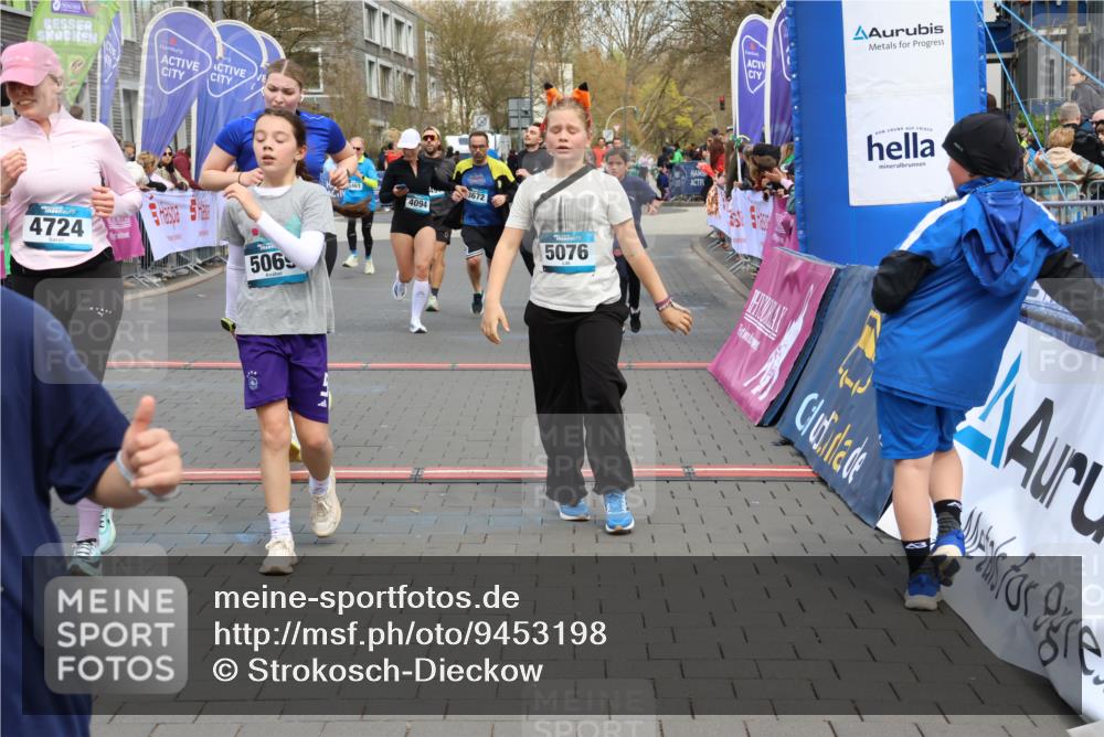 12.04.2026 - 45. Internationalen Wilhelmsburger Insellauf Strokosch-Dieckow http://msf.ph/oto/9453198 12.04.2026 13:07:40 Ziel 5069, 5076, 4723, 4724, 2943, 4722, 5202, 4094, 3672, 5497, 5499, 5461 meine-sportfotos.de