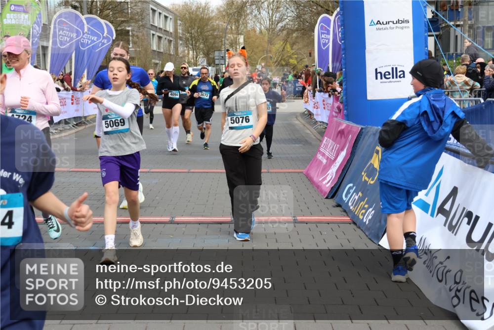 12.04.2026 - 45. Internationalen Wilhelmsburger Insellauf Strokosch-Dieckow http://msf.ph/oto/9453205 12.04.2026 13:07:39 Ziel 5713, 5194, 5069, 5076, 4723, 4724, 2943, 4722, 5202, 4094, 3672, 5497, 5499, 5461 meine-sportfotos.de