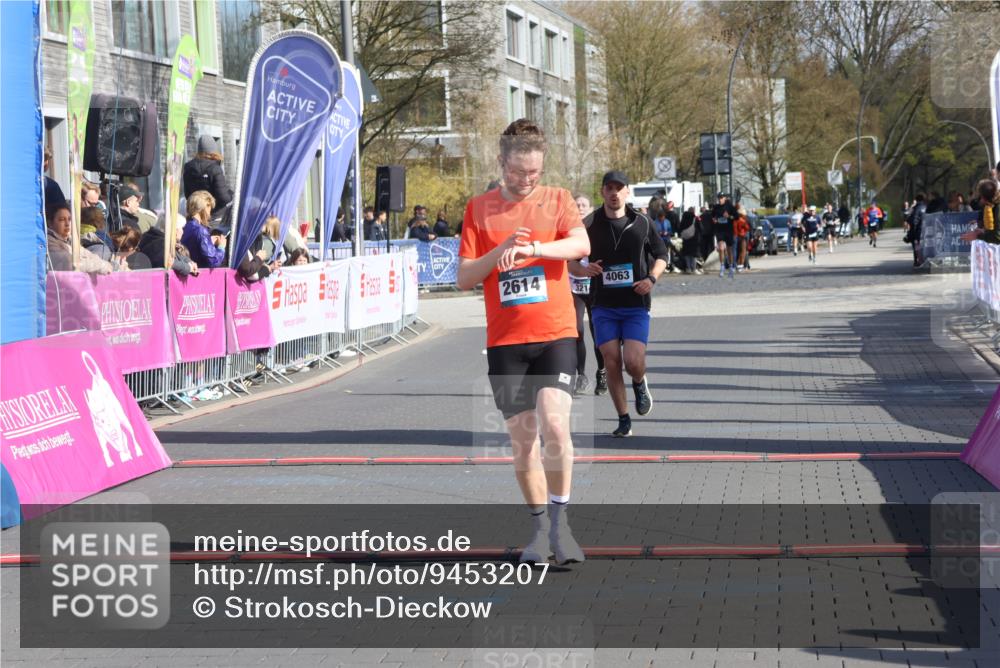 12.04.2026 - 45. Internationalen Wilhelmsburger Insellauf Strokosch-Dieckow http://msf.ph/oto/9453207 12.04.2026 10:38:47 Ziel 2614, 4063, 3214 meine-sportfotos.de