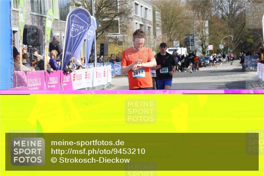 12.04.2026 - 45. Internationalen Wilhelmsburger Insellauf Strokosch-Dieckow http://msf.ph/oto/9453210 12.04.2026 10:38:47 Ziel 2614, 4063, 3214 meine-sportfotos.de