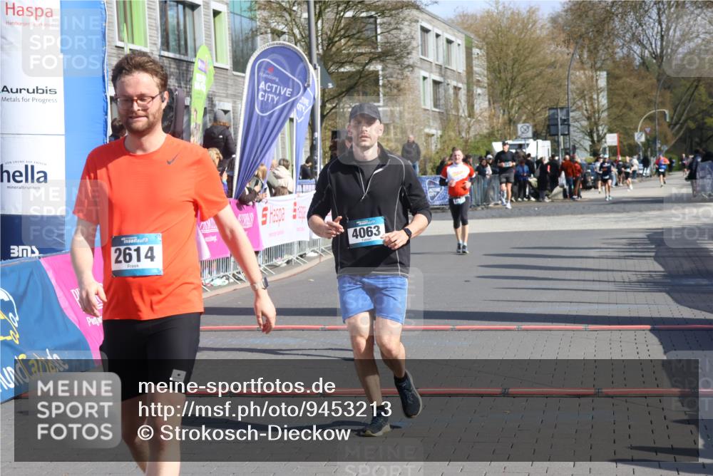 12.04.2026 - 45. Internationalen Wilhelmsburger Insellauf Strokosch-Dieckow http://msf.ph/oto/9453213 12.04.2026 10:38:50 Ziel 2614, 4063, 3214 meine-sportfotos.de