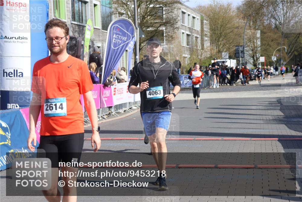 12.04.2026 - 45. Internationalen Wilhelmsburger Insellauf Strokosch-Dieckow http://msf.ph/oto/9453218 12.04.2026 10:38:50 Ziel 2614, 4063, 3214 meine-sportfotos.de