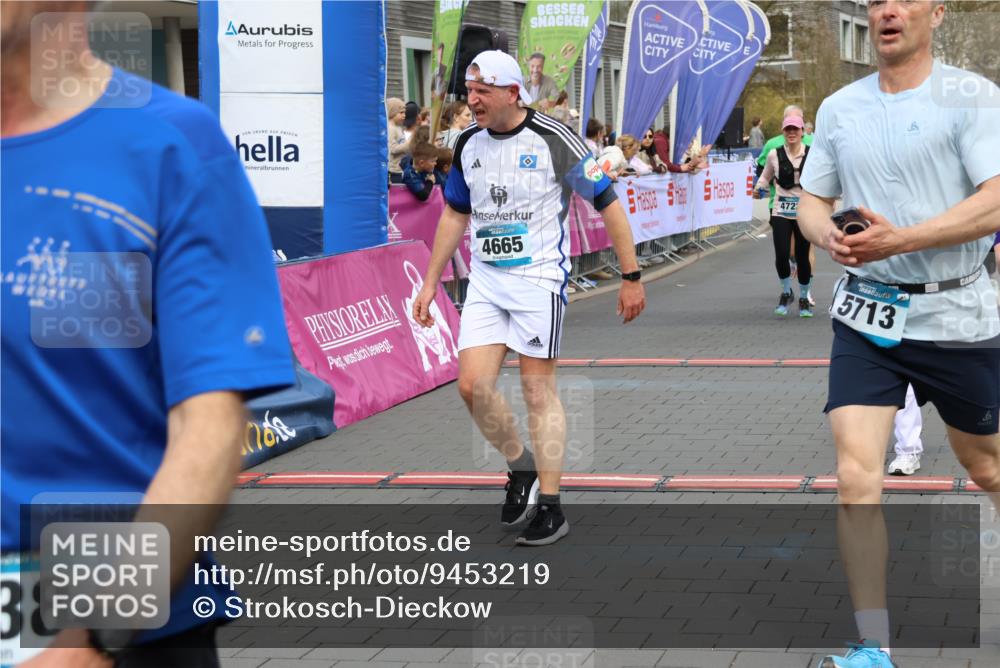 12.04.2026 - 45. Internationalen Wilhelmsburger Insellauf Strokosch-Dieckow http://msf.ph/oto/9453219 12.04.2026 13:07:36 Ziel 4138, 4764, 4665, 5713, 5194, 5069, 5076, 4723, 4724, 2943, 4722 meine-sportfotos.de