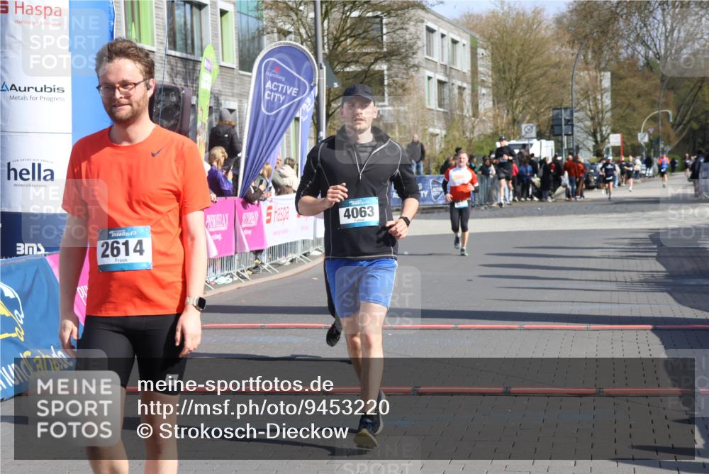 12.04.2026 - 45. Internationalen Wilhelmsburger Insellauf Strokosch-Dieckow http://msf.ph/oto/9453220 12.04.2026 10:38:50 Ziel 2614, 4063, 3214 meine-sportfotos.de