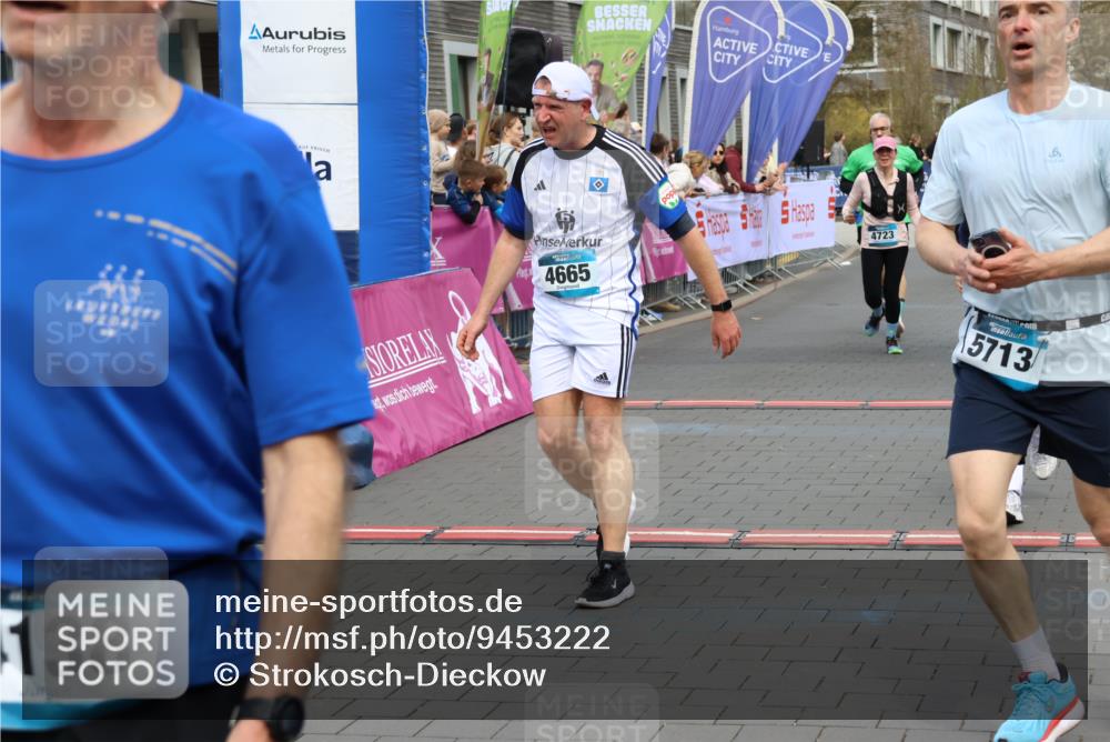 12.04.2026 - 45. Internationalen Wilhelmsburger Insellauf Strokosch-Dieckow http://msf.ph/oto/9453222 12.04.2026 13:07:36 Ziel 4138, 4764, 4665, 5713, 5194, 5069, 5076, 4723, 4724, 2943, 4722 meine-sportfotos.de