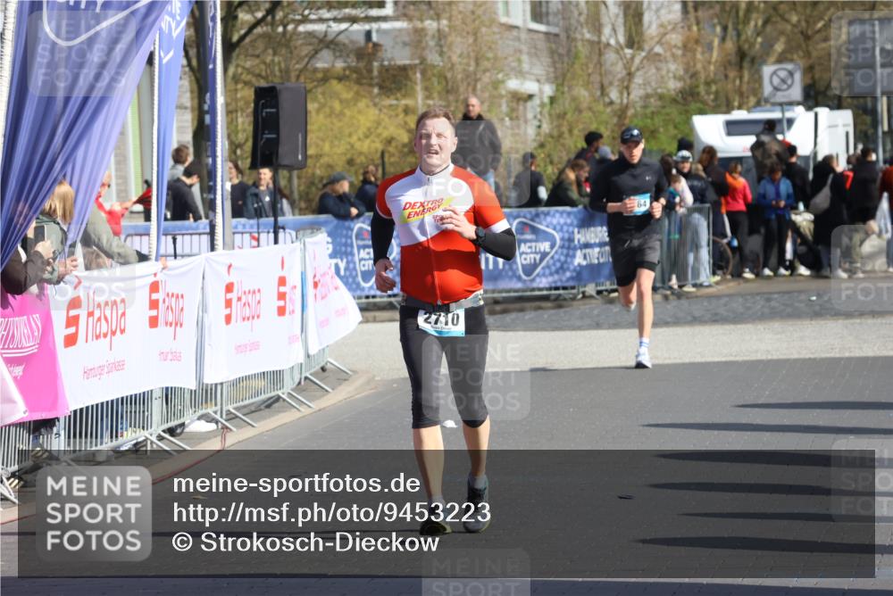 12.04.2026 - 45. Internationalen Wilhelmsburger Insellauf Strokosch-Dieckow http://msf.ph/oto/9453223 12.04.2026 10:38:53 Ziel 4063, 3214, 2710 meine-sportfotos.de