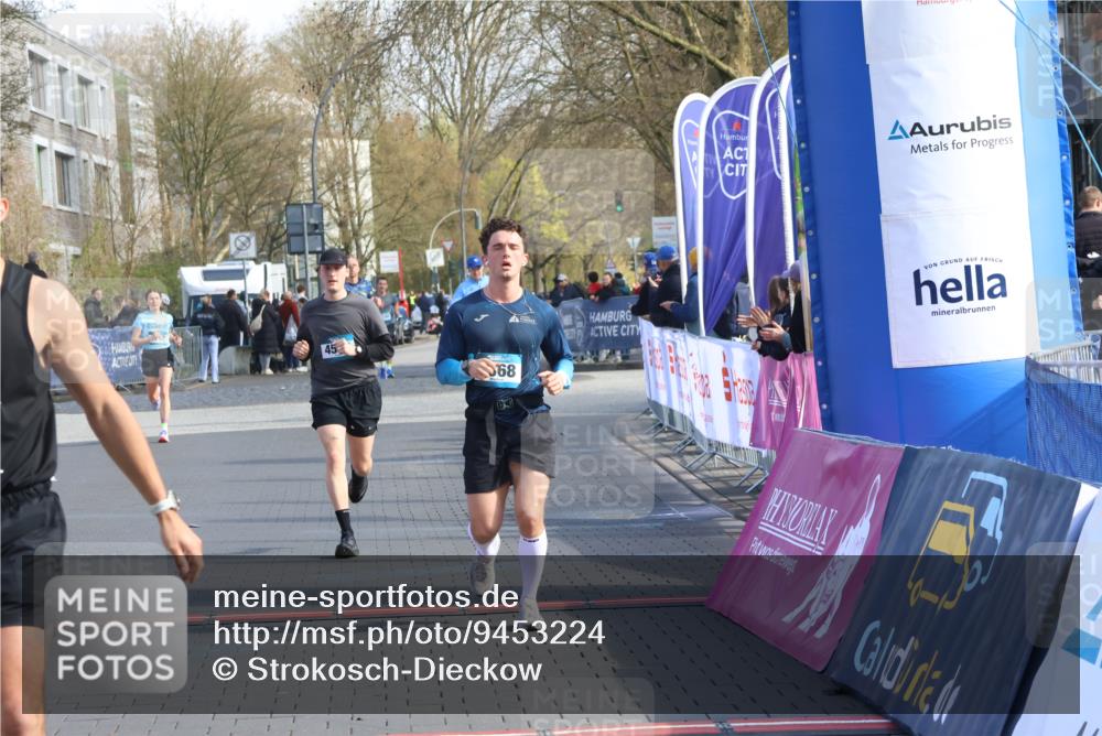 12.04.2026 - 45. Internationalen Wilhelmsburger Insellauf Strokosch-Dieckow http://msf.ph/oto/9453224 12.04.2026 10:26:44 Ziel 4061, 3368, 4572 meine-sportfotos.de