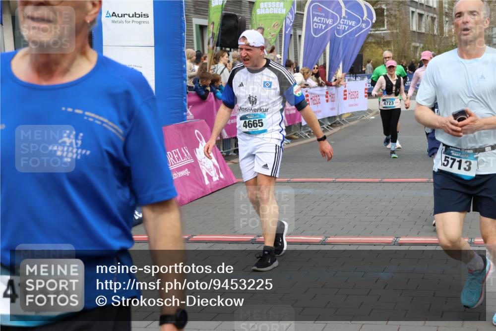 12.04.2026 - 45. Internationalen Wilhelmsburger Insellauf Strokosch-Dieckow http://msf.ph/oto/9453225 12.04.2026 13:07:36 Ziel 4138, 4764, 4665, 5713, 5194, 5069, 5076, 4723, 4724, 2943, 4722 meine-sportfotos.de