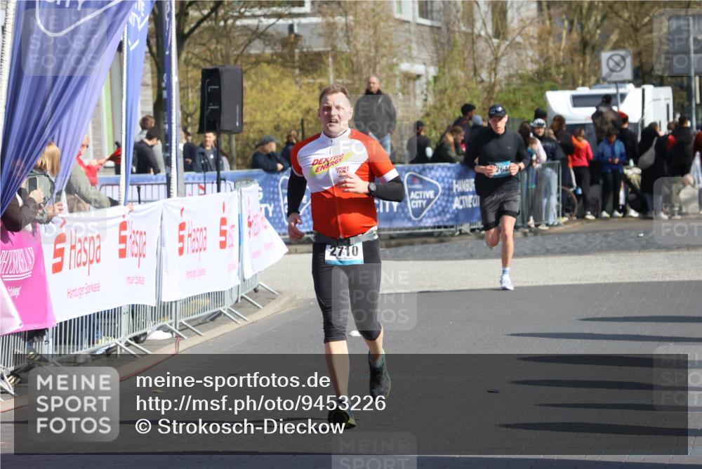 12.04.2026 - 45. Internationalen Wilhelmsburger Insellauf Strokosch-Dieckow http://msf.ph/oto/9453226 12.04.2026 10:38:53 Ziel 4063, 3214, 2710 meine-sportfotos.de
