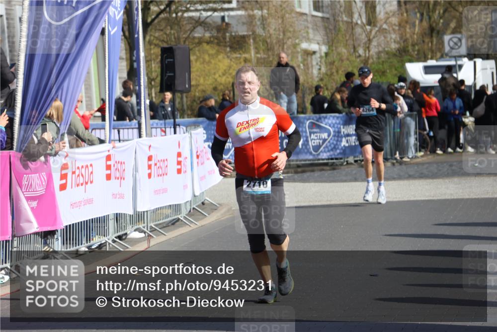 12.04.2026 - 45. Internationalen Wilhelmsburger Insellauf Strokosch-Dieckow http://msf.ph/oto/9453231 12.04.2026 10:38:53 Ziel 4063, 3214, 2710 meine-sportfotos.de