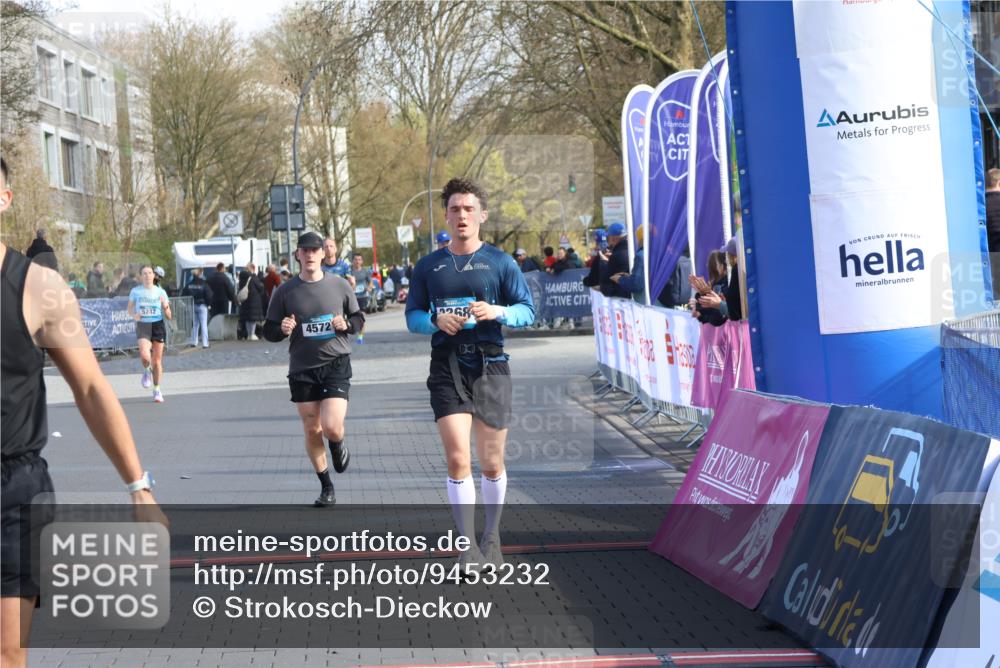 12.04.2026 - 45. Internationalen Wilhelmsburger Insellauf Strokosch-Dieckow http://msf.ph/oto/9453232 12.04.2026 10:26:45 Ziel 4061, 3368, 4572 meine-sportfotos.de