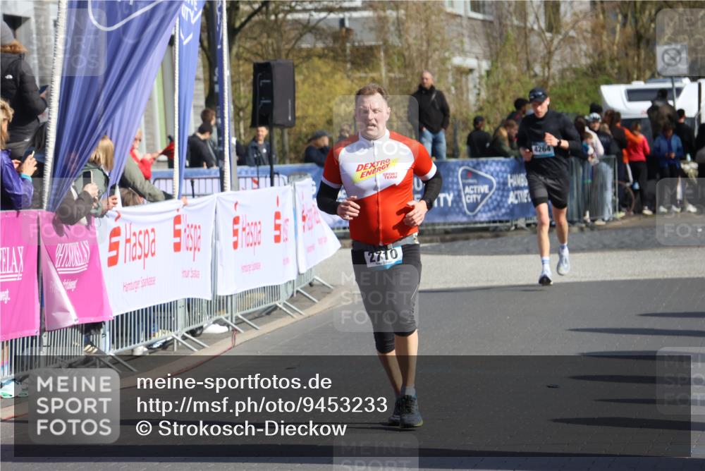 12.04.2026 - 45. Internationalen Wilhelmsburger Insellauf Strokosch-Dieckow http://msf.ph/oto/9453233 12.04.2026 10:38:53 Ziel 4063, 3214, 2710 meine-sportfotos.de