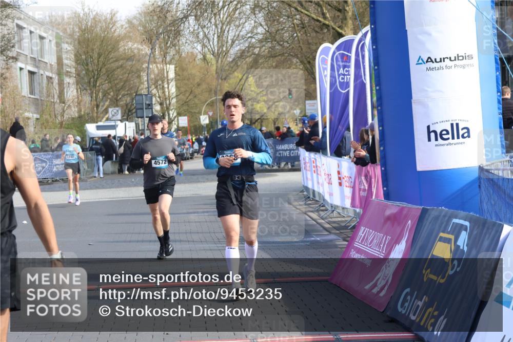 12.04.2026 - 45. Internationalen Wilhelmsburger Insellauf Strokosch-Dieckow http://msf.ph/oto/9453235 12.04.2026 10:26:45 Ziel 4061, 3368, 4572 meine-sportfotos.de