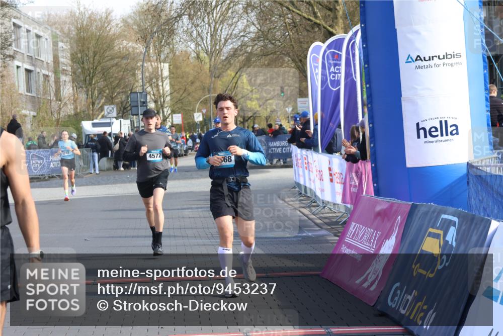12.04.2026 - 45. Internationalen Wilhelmsburger Insellauf Strokosch-Dieckow http://msf.ph/oto/9453237 12.04.2026 10:26:45 Ziel 4061, 3368, 4572 meine-sportfotos.de
