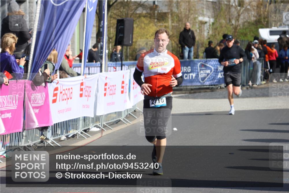 12.04.2026 - 45. Internationalen Wilhelmsburger Insellauf Strokosch-Dieckow http://msf.ph/oto/9453240 12.04.2026 10:38:53 Ziel 4063, 3214, 2710 meine-sportfotos.de