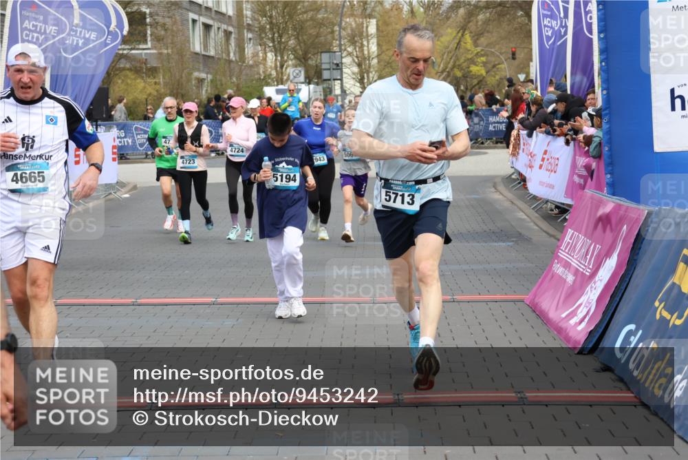 12.04.2026 - 45. Internationalen Wilhelmsburger Insellauf Strokosch-Dieckow http://msf.ph/oto/9453242 12.04.2026 13:07:35 Ziel 4138, 4764, 4665, 5713, 5194, 5069, 5076, 4723, 4724, 2943, 4722 meine-sportfotos.de