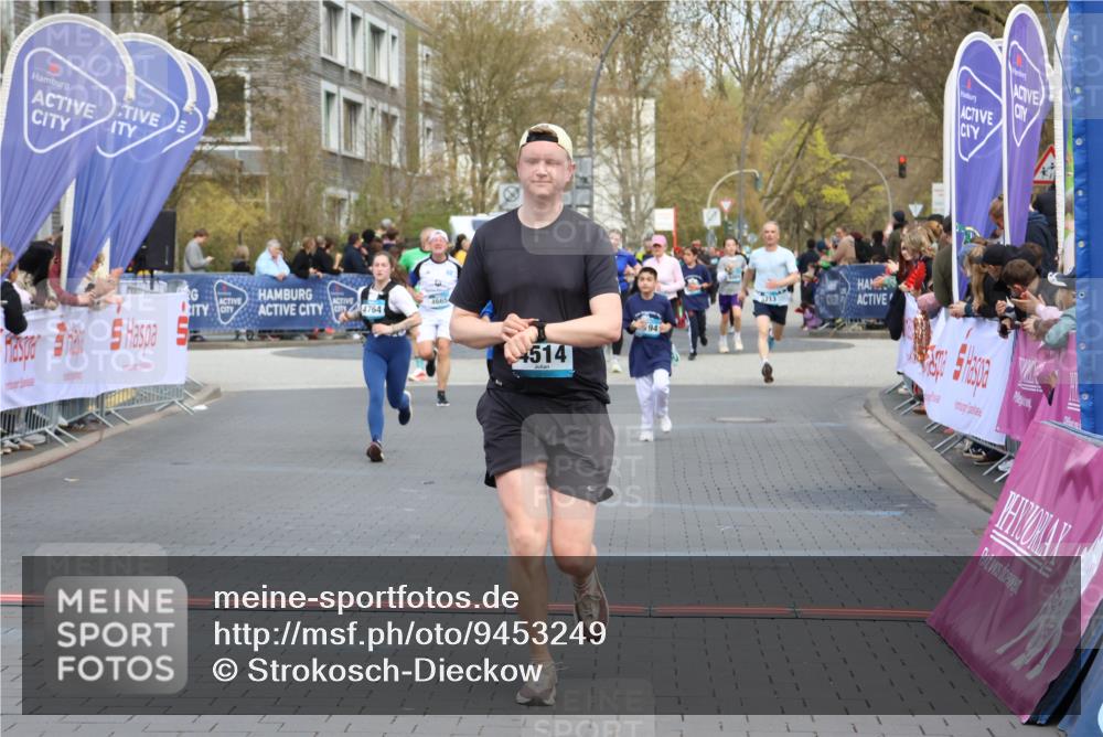 12.04.2026 - 45. Internationalen Wilhelmsburger Insellauf Strokosch-Dieckow http://msf.ph/oto/9453249 12.04.2026 13:07:29 Ziel 4885, 4514, 4138, 4764 meine-sportfotos.de