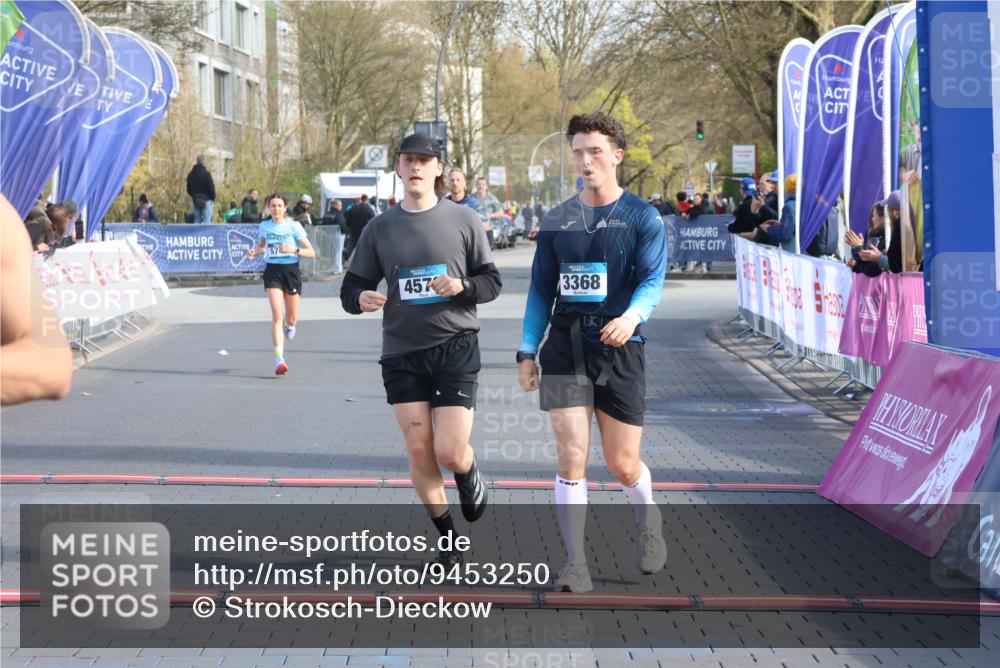 12.04.2026 - 45. Internationalen Wilhelmsburger Insellauf Strokosch-Dieckow http://msf.ph/oto/9453250 12.04.2026 10:26:47 Ziel 3368, 4572, 5742, 4225 meine-sportfotos.de