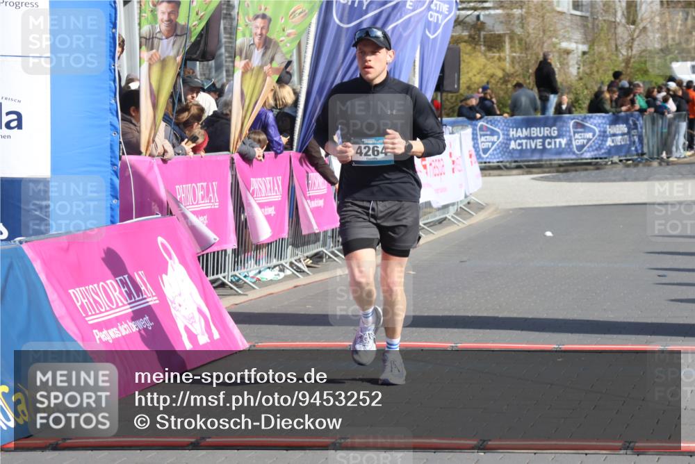 12.04.2026 - 45. Internationalen Wilhelmsburger Insellauf Strokosch-Dieckow http://msf.ph/oto/9453252 12.04.2026 10:39:00 Ziel 4264 meine-sportfotos.de