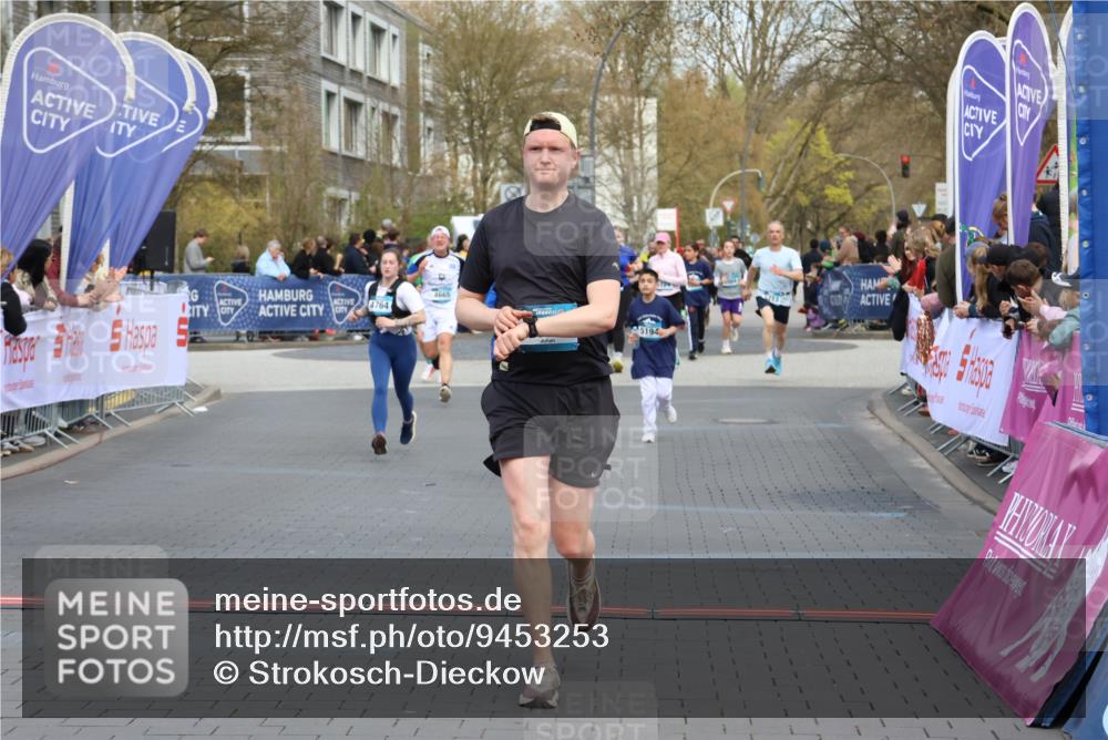 12.04.2026 - 45. Internationalen Wilhelmsburger Insellauf Strokosch-Dieckow http://msf.ph/oto/9453253 12.04.2026 13:07:29 Ziel 4885, 4514, 4138, 4764 meine-sportfotos.de