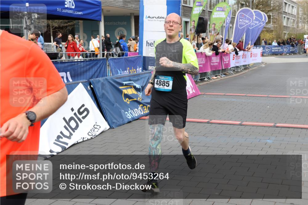 12.04.2026 - 45. Internationalen Wilhelmsburger Insellauf Strokosch-Dieckow http://msf.ph/oto/9453264 12.04.2026 13:07:27 Ziel 5510, 4885, 4514 meine-sportfotos.de