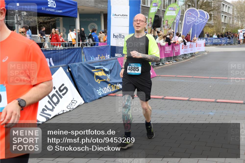 12.04.2026 - 45. Internationalen Wilhelmsburger Insellauf Strokosch-Dieckow http://msf.ph/oto/9453269 12.04.2026 13:07:27 Ziel 5510, 4885, 4514 meine-sportfotos.de