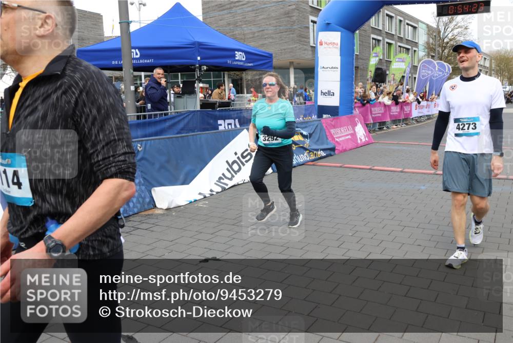 12.04.2026 - 45. Internationalen Wilhelmsburger Insellauf Strokosch-Dieckow http://msf.ph/oto/9453279 12.04.2026 13:07:23 Ziel 3292, 5510, 4885 meine-sportfotos.de