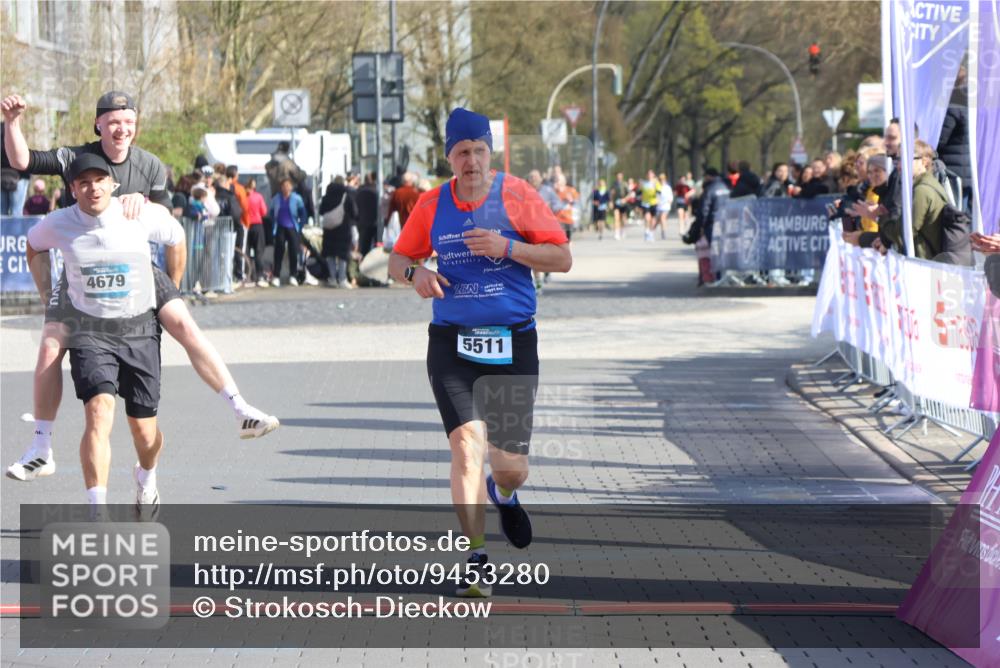 12.04.2026 - 45. Internationalen Wilhelmsburger Insellauf Strokosch-Dieckow http://msf.ph/oto/9453280 12.04.2026 10:39:14 Ziel 5511, 4679, 2115 meine-sportfotos.de