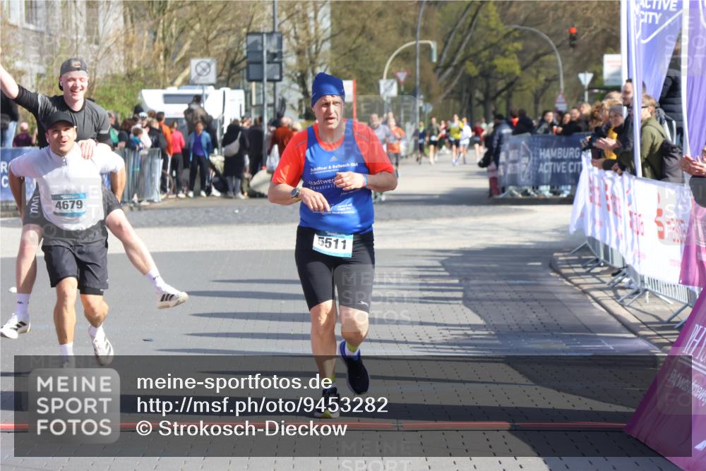 12.04.2026 - 45. Internationalen Wilhelmsburger Insellauf Strokosch-Dieckow http://msf.ph/oto/9453282 12.04.2026 10:39:14 Ziel 5511, 4679, 2115 meine-sportfotos.de