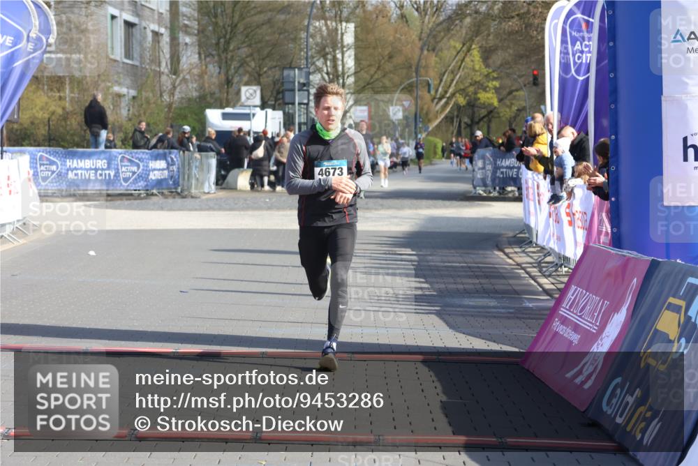 12.04.2026 - 45. Internationalen Wilhelmsburger Insellauf Strokosch-Dieckow http://msf.ph/oto/9453286 12.04.2026 10:27:06 Ziel 4673 meine-sportfotos.de