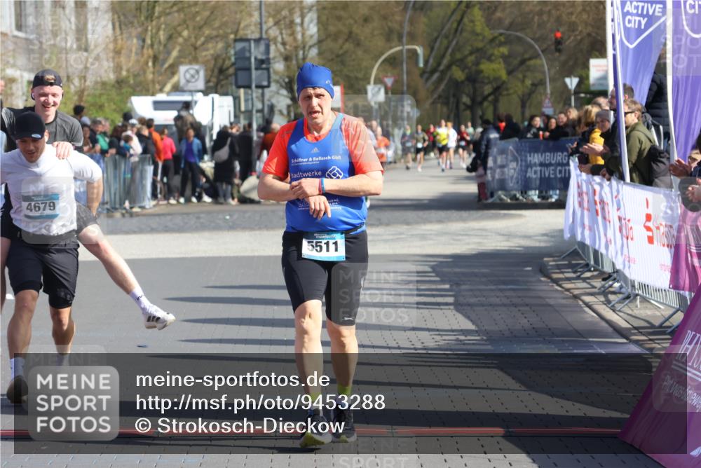 12.04.2026 - 45. Internationalen Wilhelmsburger Insellauf Strokosch-Dieckow http://msf.ph/oto/9453288 12.04.2026 10:39:14 Ziel 5511, 4679, 2115 meine-sportfotos.de