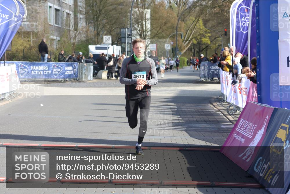 12.04.2026 - 45. Internationalen Wilhelmsburger Insellauf Strokosch-Dieckow http://msf.ph/oto/9453289 12.04.2026 10:27:06 Ziel 4673 meine-sportfotos.de