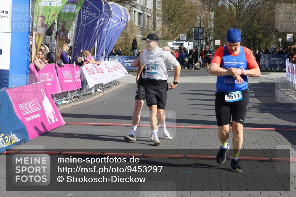 12.04.2026 - 45. Internationalen Wilhelmsburger Insellauf Strokosch-Dieckow http://msf.ph/oto/9453297 12.04.2026 10:39:16 Ziel 5511, 4679, 2115 meine-sportfotos.de