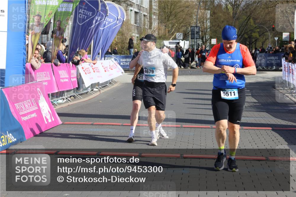 12.04.2026 - 45. Internationalen Wilhelmsburger Insellauf Strokosch-Dieckow http://msf.ph/oto/9453300 12.04.2026 10:39:16 Ziel 5511, 4679, 2115 meine-sportfotos.de
