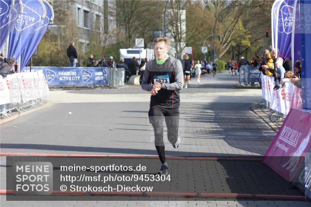 12.04.2026 - 45. Internationalen Wilhelmsburger Insellauf Strokosch-Dieckow http://msf.ph/oto/9453304 12.04.2026 10:27:06 Ziel 4673 meine-sportfotos.de