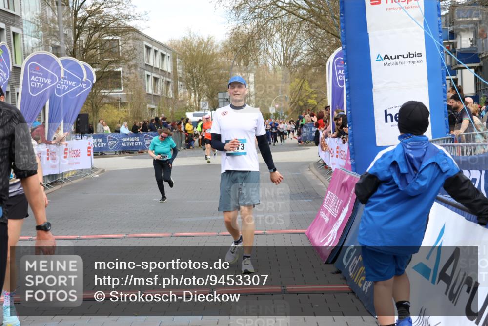 12.04.2026 - 45. Internationalen Wilhelmsburger Insellauf Strokosch-Dieckow http://msf.ph/oto/9453307 12.04.2026 13:07:19 Ziel 4729, 4273, 3292 meine-sportfotos.de