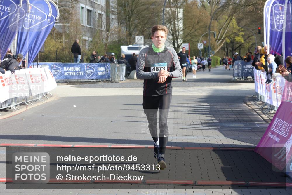 12.04.2026 - 45. Internationalen Wilhelmsburger Insellauf Strokosch-Dieckow http://msf.ph/oto/9453313 12.04.2026 10:27:06 Ziel 4673 meine-sportfotos.de