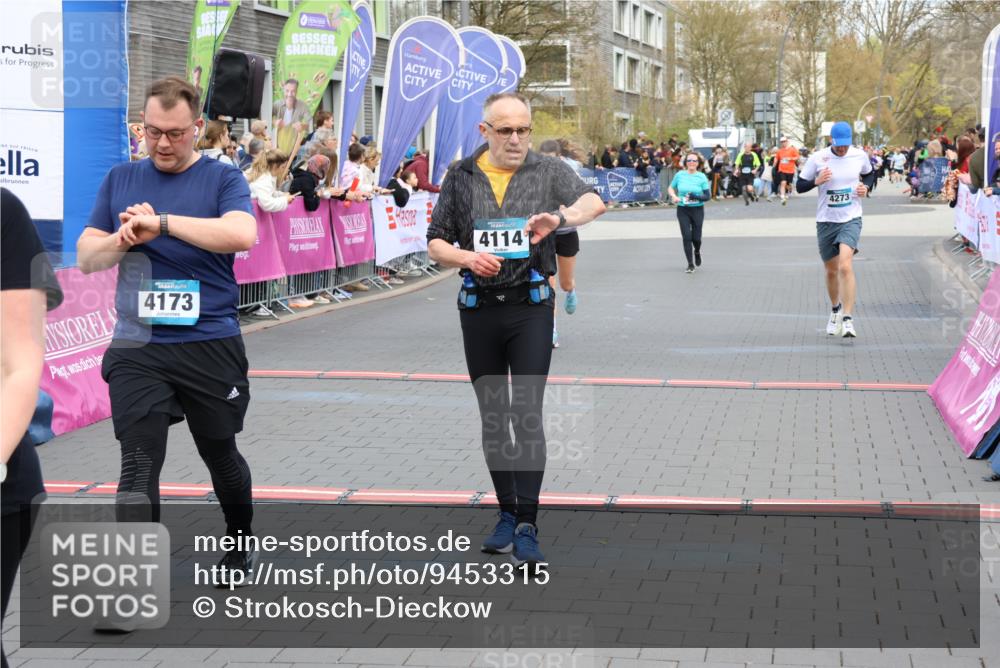 12.04.2026 - 45. Internationalen Wilhelmsburger Insellauf Strokosch-Dieckow http://msf.ph/oto/9453315 12.04.2026 13:07:16 Ziel 4114, 4173, 4729, 4273 meine-sportfotos.de