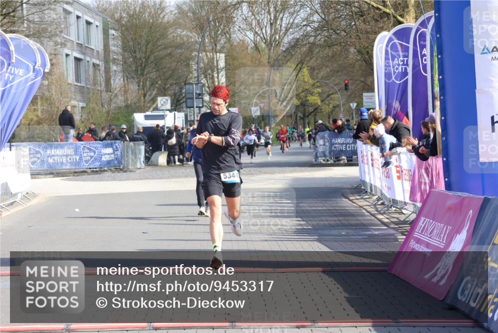 12.04.2026 - 45. Internationalen Wilhelmsburger Insellauf Strokosch-Dieckow http://msf.ph/oto/9453317 12.04.2026 10:27:15 Ziel 5344, 4941 meine-sportfotos.de