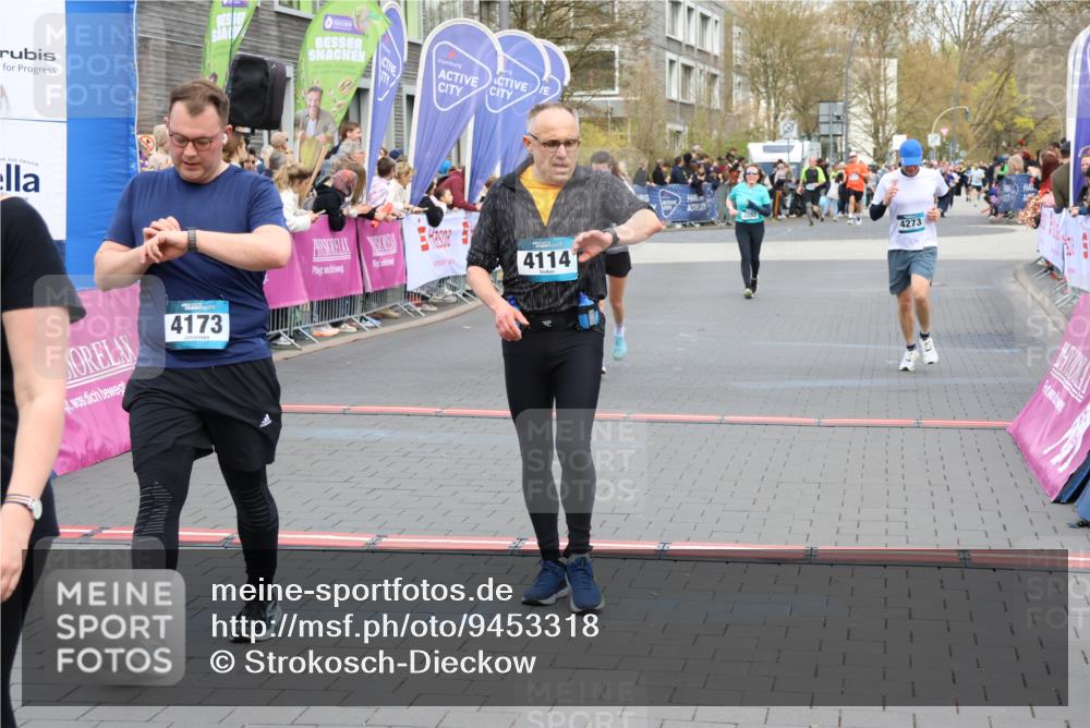12.04.2026 - 45. Internationalen Wilhelmsburger Insellauf Strokosch-Dieckow http://msf.ph/oto/9453318 12.04.2026 13:07:16 Ziel 4114, 4173, 4729, 4273 meine-sportfotos.de