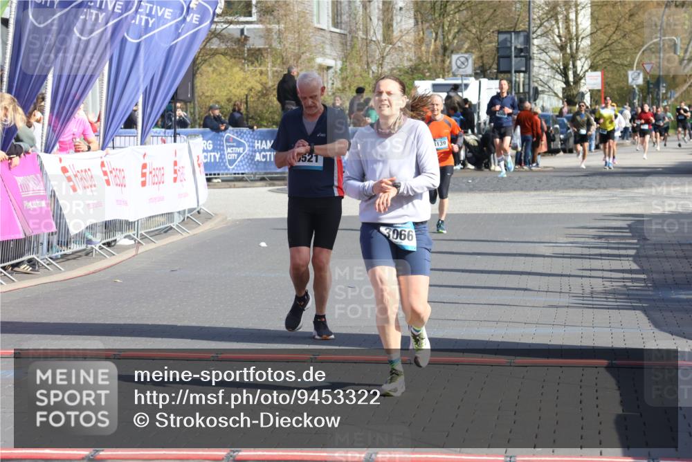 12.04.2026 - 45. Internationalen Wilhelmsburger Insellauf Strokosch-Dieckow http://msf.ph/oto/9453322 12.04.2026 10:39:27 Ziel 3066, 5521 meine-sportfotos.de