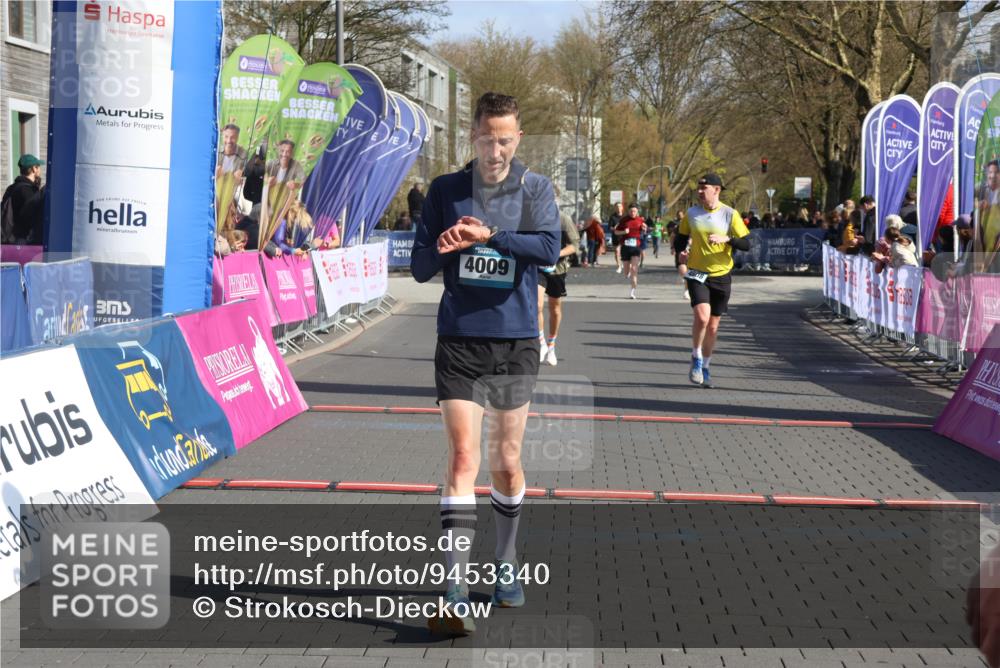 12.04.2026 - 45. Internationalen Wilhelmsburger Insellauf Strokosch-Dieckow http://msf.ph/oto/9453340 12.04.2026 10:39:41 Ziel 4009, 4608, 2878 meine-sportfotos.de