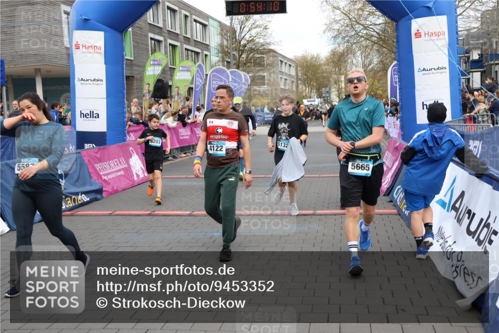 12.04.2026 - 45. Internationalen Wilhelmsburger Insellauf Strokosch-Dieckow http://msf.ph/oto/9453352 12.04.2026 13:07:09 Ziel 5587, 4122, 5665, 4280, 5132, 5203, 4496, 2804, 4479, 4114 meine-sportfotos.de