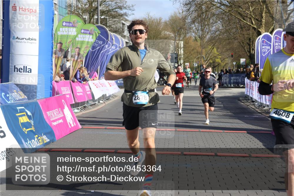 12.04.2026 - 45. Internationalen Wilhelmsburger Insellauf Strokosch-Dieckow http://msf.ph/oto/9453364 12.04.2026 10:39:45 Ziel 4608, 2878, 3110, 4040, 4325, 4871, 4393 meine-sportfotos.de