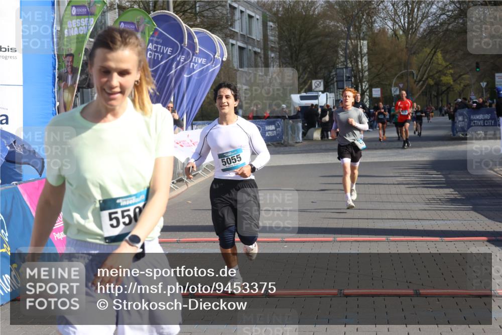 12.04.2026 - 45. Internationalen Wilhelmsburger Insellauf Strokosch-Dieckow http://msf.ph/oto/9453375 12.04.2026 10:27:30 Ziel 5503, 5055, 5301, 2994 meine-sportfotos.de
