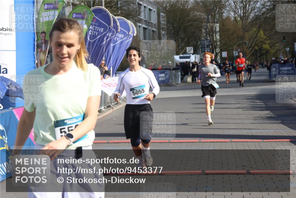 12.04.2026 - 45. Internationalen Wilhelmsburger Insellauf Strokosch-Dieckow http://msf.ph/oto/9453377 12.04.2026 10:27:30 Ziel 5503, 5055, 5301, 2994 meine-sportfotos.de