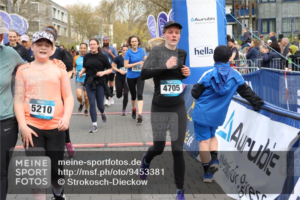 12.04.2026 - 45. Internationalen Wilhelmsburger Insellauf Strokosch-Dieckow http://msf.ph/oto/9453381 12.04.2026 13:06:59 Ziel 4234, 4705, 4745, 3869, 3866, 2536, 4510, 4078, 4641, 4821, 4408, 3862, 4248, 4044, 5354 meine-sportfotos.de