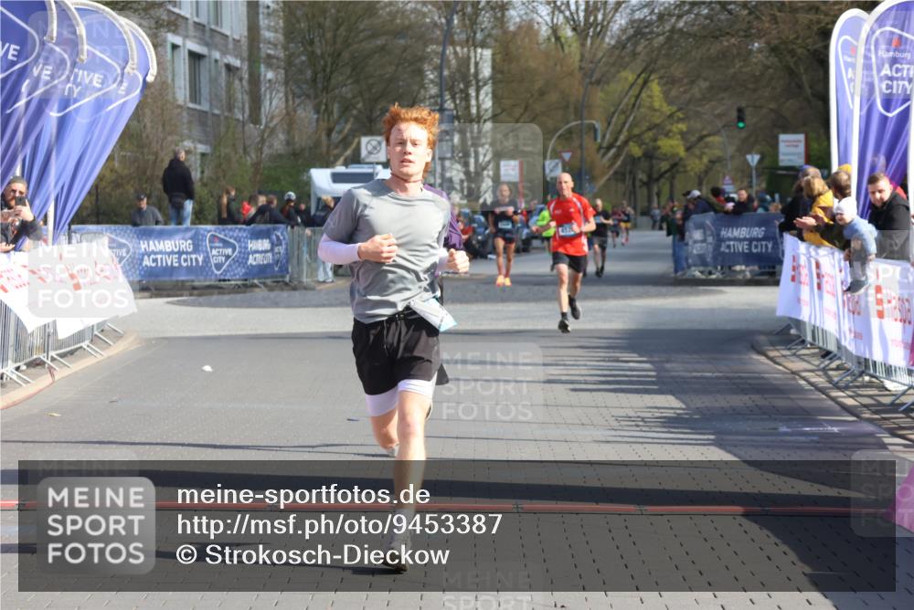 12.04.2026 - 45. Internationalen Wilhelmsburger Insellauf Strokosch-Dieckow http://msf.ph/oto/9453387 12.04.2026 10:27:32 Ziel 5055, 5301, 2994 meine-sportfotos.de